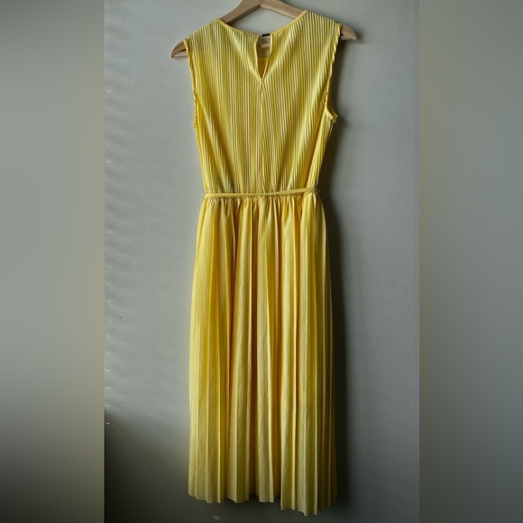 ONLY Yellow sleeveless dress - Picture 2 of 8